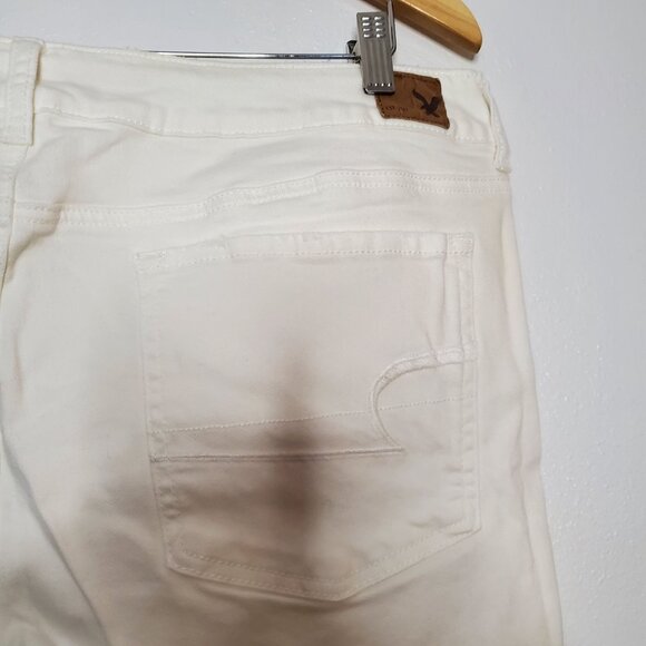 American Eagle Outfitters Womens White Denim Cutoff Shorts Size 18 Frayed Hem Ca - Picture 3 of 8